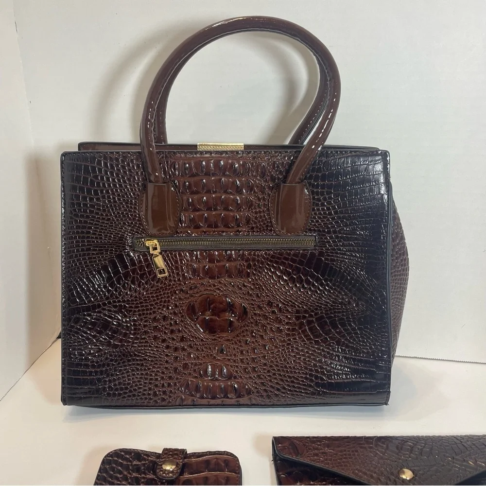 Elegant Brown Crocodile-Embossed Women's Handbag Set.shoulder strap. Unbranded.